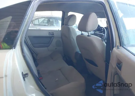 2010 Ford Focus S из США, поврежденный, VIN 1FAHP3EN0AW185692